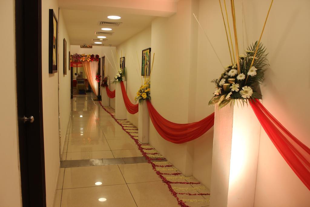 Xenious World Square Hotel Ghaziabad Zewnętrze zdjęcie