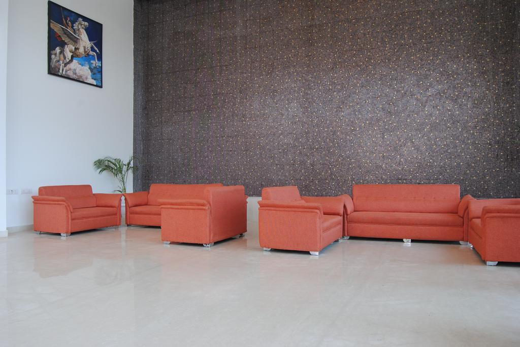 Xenious World Square Hotel Ghaziabad Zewnętrze zdjęcie
