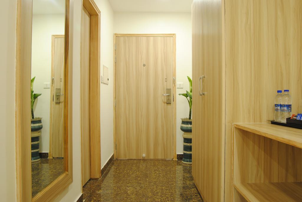 Xenious World Square Hotel Ghaziabad Zewnętrze zdjęcie